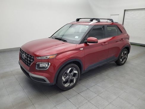 Used 2023 Hyundai Venue SEL FWD image 2