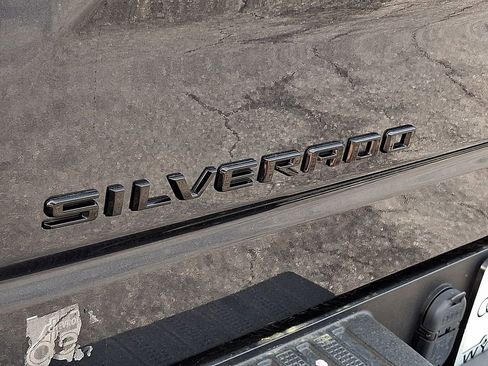Used 2022 Chevrolet Silverado 1500 LT w/ Z71 Off-Road Package AWD/4WD image 29