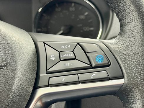 Used 2019 Nissan Rogue SL w/ Premium Package image 18