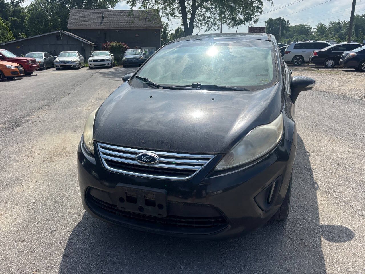 Used 2013 Ford Fiesta SE FWD image 3
