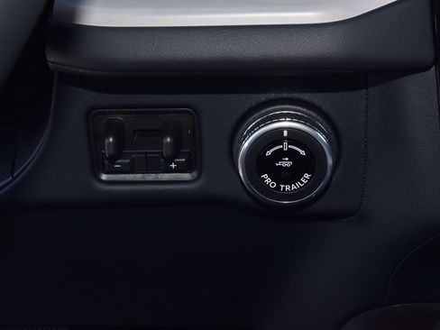 New 2025 Lincoln Navigator L Reserve w/ Jet Appearance Package image 34