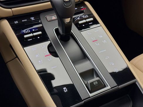 New 2026 Porsche Macan image 23