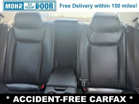 Used 2017 Chrysler 300 C RWD image 29