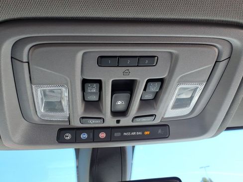 Used 2022 Chevrolet Silverado 1500 LT Trail Boss w/ Convenience Package II image 19