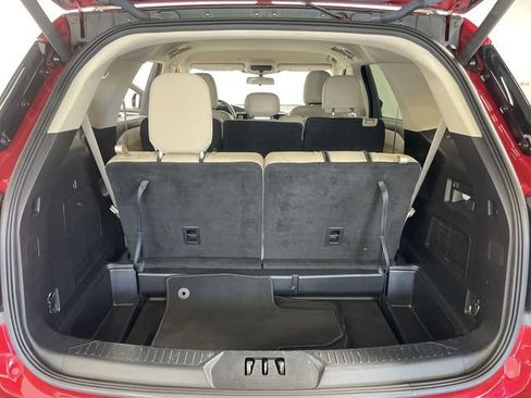 Used 2022 Ford Explorer XLT w/ Equipment Group 202A AWD/4WD image 25