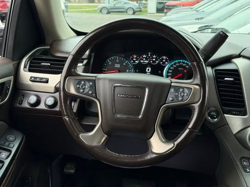 Used 2019 GMC Yukon XL Denali w/ Denali Ultimate Package image 11