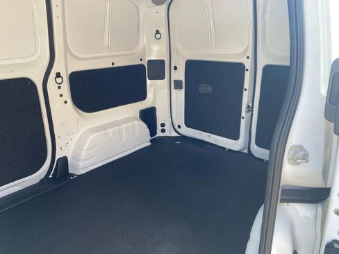 Used 2021 Nissan NV200 S image 27