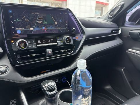 Used 2023 Toyota Highlander XSE AWD/4WD image 13