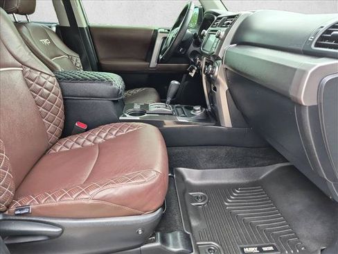 Used 2018 Toyota 4Runner SR5 AWD/4WD image 22