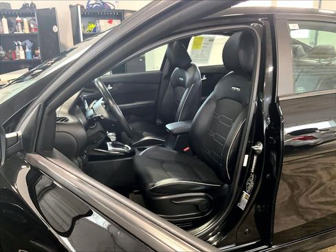 Used 2023 Kia Forte GT-Line w/ GT-Line Premium Package image 10