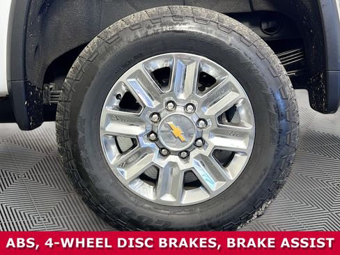 Used 2025 Chevrolet Silverado 2500 LT w/ Safety Package image 35