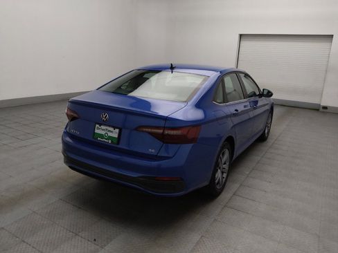 Used 2024 Volkswagen Jetta SE FWD image 9
