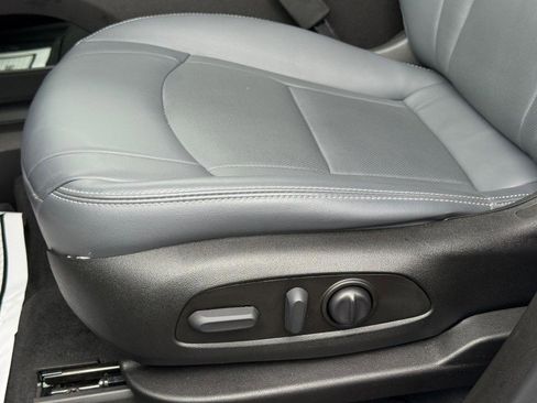 Used 2023 Buick Enclave Essence w/ Experience Buick Package image 25