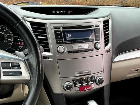 Used 2013 Subaru Legacy 2.5i Premium w/ All-Weather Pkg image 6