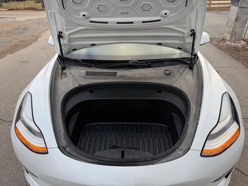 Used 2020 Tesla Model 3 Standard Range image 17