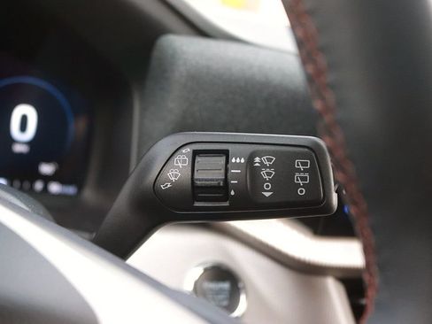 Used 2025 Ford Explorer Active w/ Active Comfort Package RWD image 26