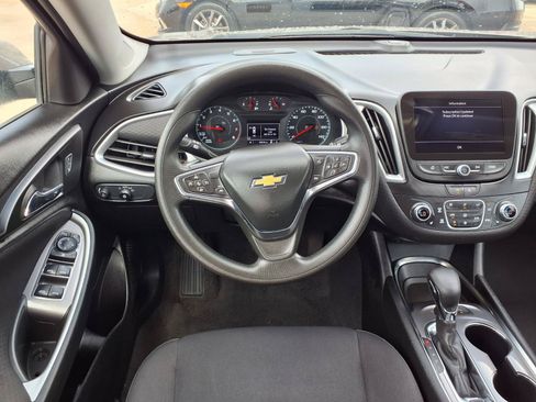 Used 2025 Chevrolet Malibu LT FWD image 15