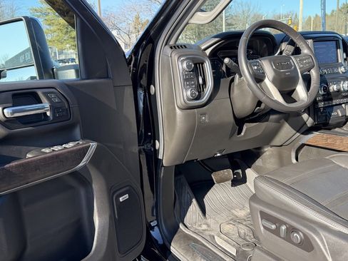 Used 2022 GMC Sierra 2500 Denali w/ Snow Plow Prep/Camper Package image 12