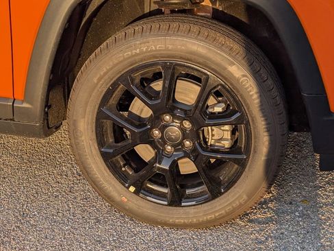 New 2026 Jeep Compass Latitude image 9