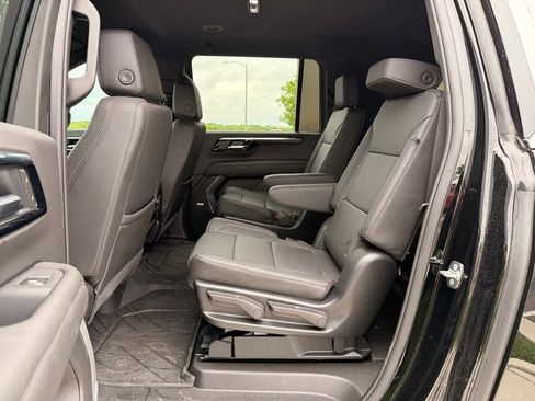 Used 2026 Chevrolet Suburban LT w/ Comfort Package AWD/4WD image 33