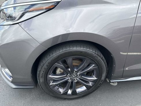 Used 2022 Toyota Sienna XSE FWD image 10