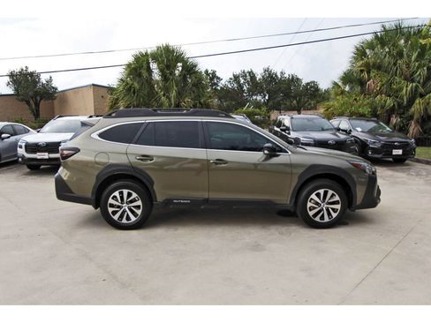Used 2025 Subaru Outback Premium w/ Popular Package #1A AWD/4WD image 7