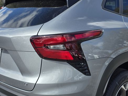 New 2026 Chevrolet Trax LT w/ Driver Confidence Package image 14