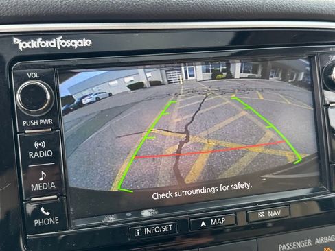 Used 2016 Mitsubishi Outlander SEL image 33