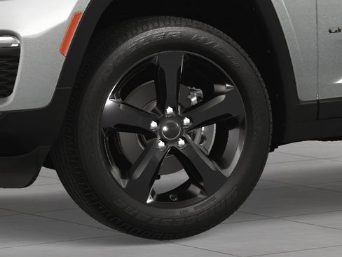 New 2025 Jeep Grand Cherokee Limited w/ Black Appearance Package image 9