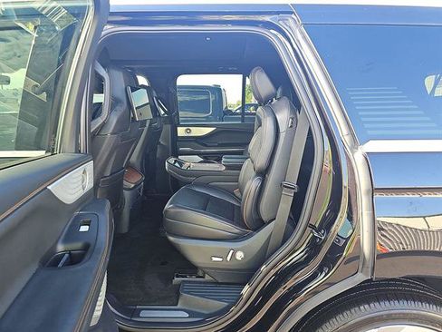 Used 2025 Lincoln Navigator Black Label AWD/4WD image 12