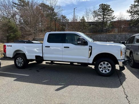 Used 2024 Ford F250 XLT image 4