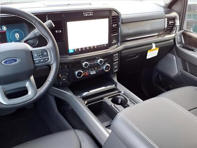 New 2026 Ford F250 Lariat w/ Black Appearance Package