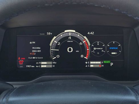 Certified 2025 Toyota Sequoia Platinum image 28