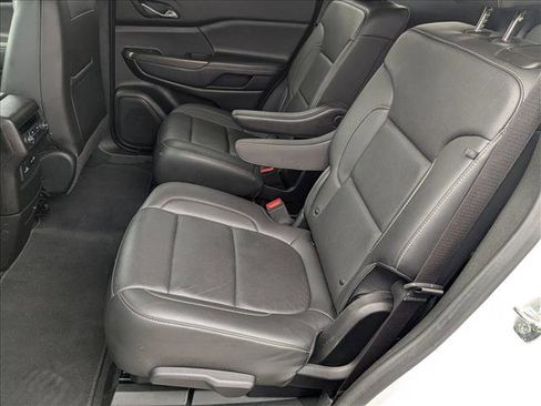 Used 2023 GMC Acadia SLT image 18