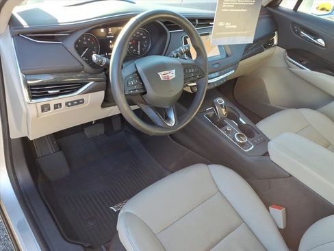 Used 2019 Cadillac XT4 Premium Luxury image 6