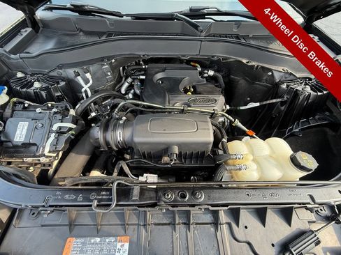 Used 2020 Ford Explorer XLT AWD/4WD image 46