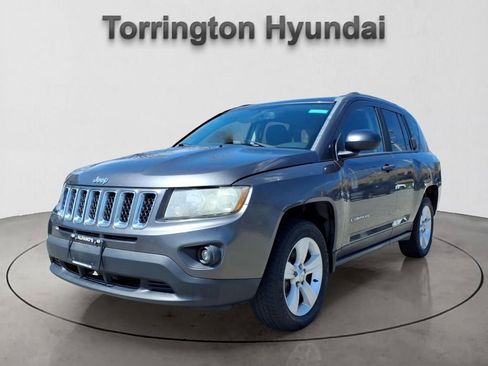 Used 2016 Jeep Compass Sport FWD image 1