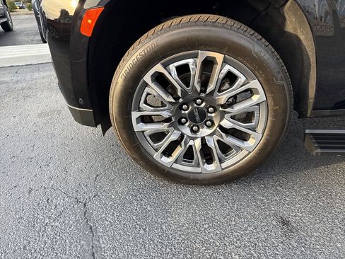 Used 2023 GMC Yukon Denali Ultimate image 34