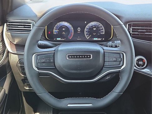 Used 2024 Jeep Wagoneer 4WD image 13