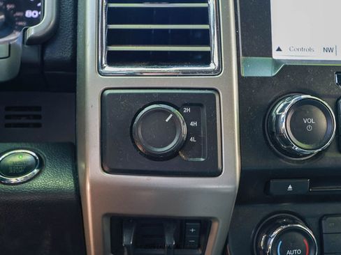 Used 2017 Ford F350 Lariat w/ Lariat Ultimate Package AWD/4WD image 55