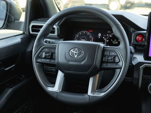 Certified 2026 Toyota Tacoma TRD Off-Road AWD/4WD image 27