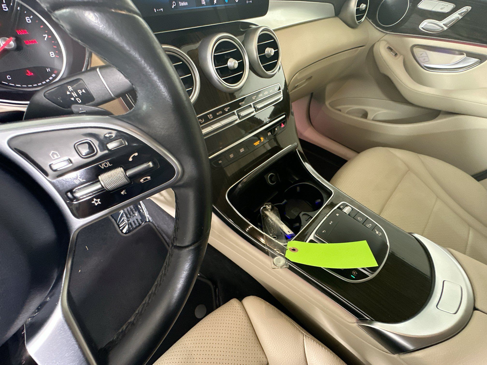 Used 2021 Mercedes-Benz GLC 300 4MATIC image 22