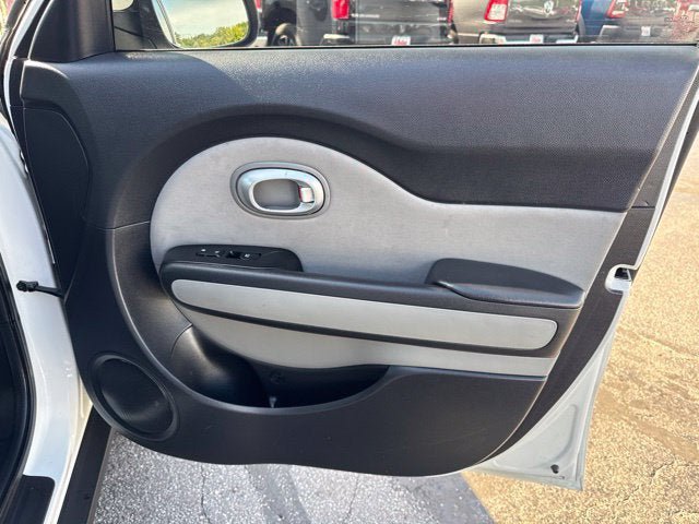 Used 2016 Kia Soul + FWD image 25