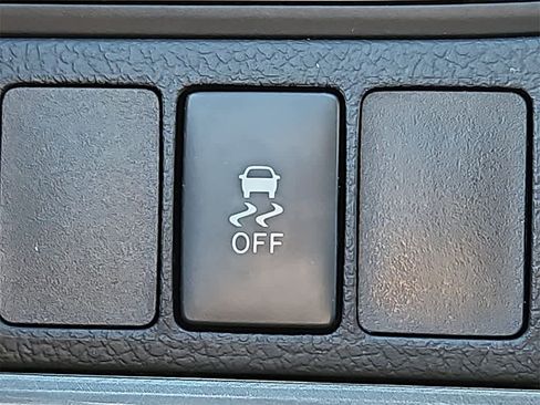 Used 2016 Toyota Camry LE image 22