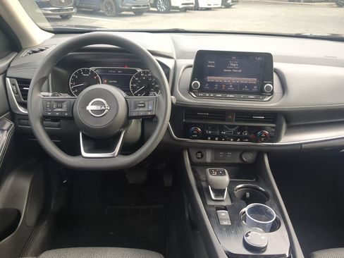 Used 2024 Nissan Rogue SV image 13