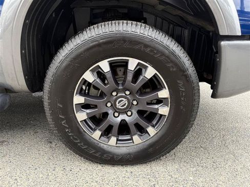 Used 2016 Nissan Titan PRO-4X w/ Pro-4x Convenience Package AWD/4WD image 11