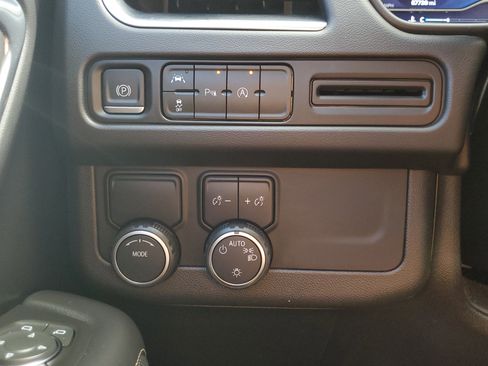 Used 2023 Chevrolet Tahoe Premier image 27