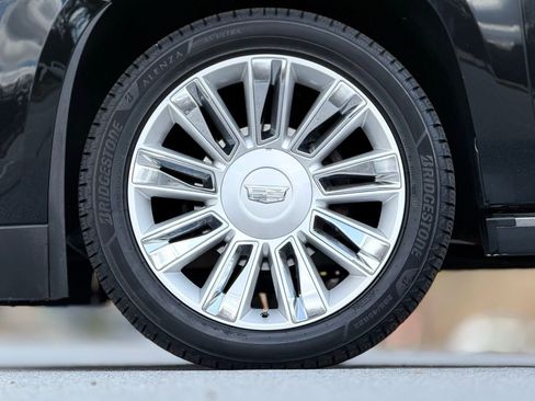 Used 2015 Cadillac Escalade Platinum image 18