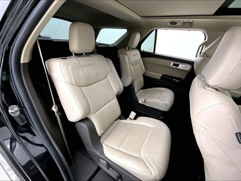 Used 2022 Ford Explorer Platinum w/ Equipment Group 601A image 36