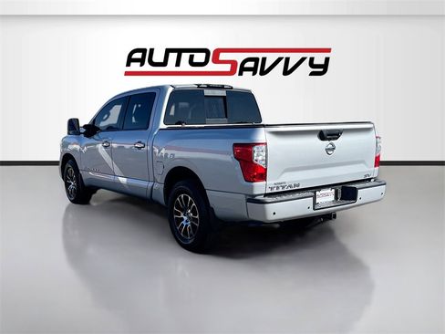 Used 2020 Nissan Titan SV w/ SV Convenience Package image 5